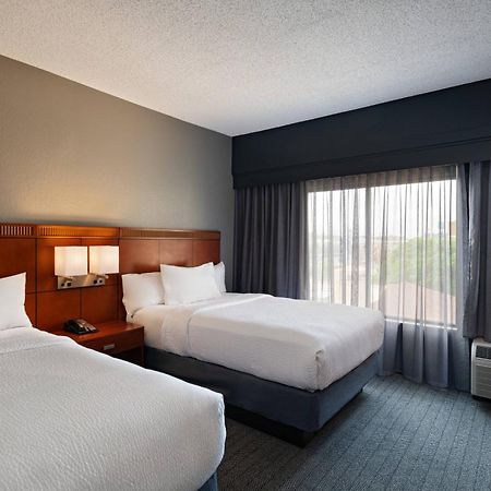 מלון Courtyard By Marriott San Antonio Airport מראה חיצוני תמונה