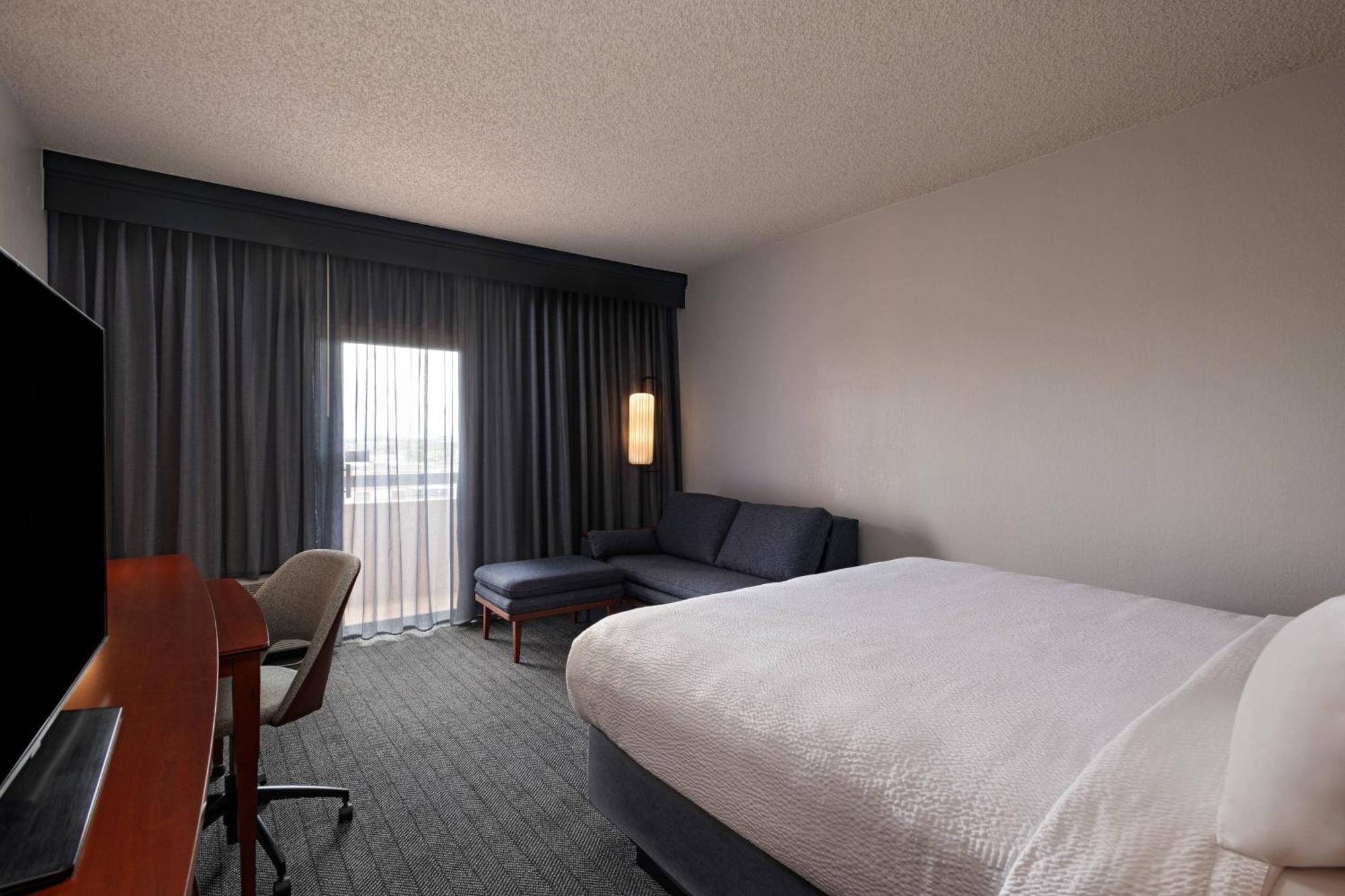 מלון Courtyard By Marriott San Antonio Airport מראה חיצוני תמונה