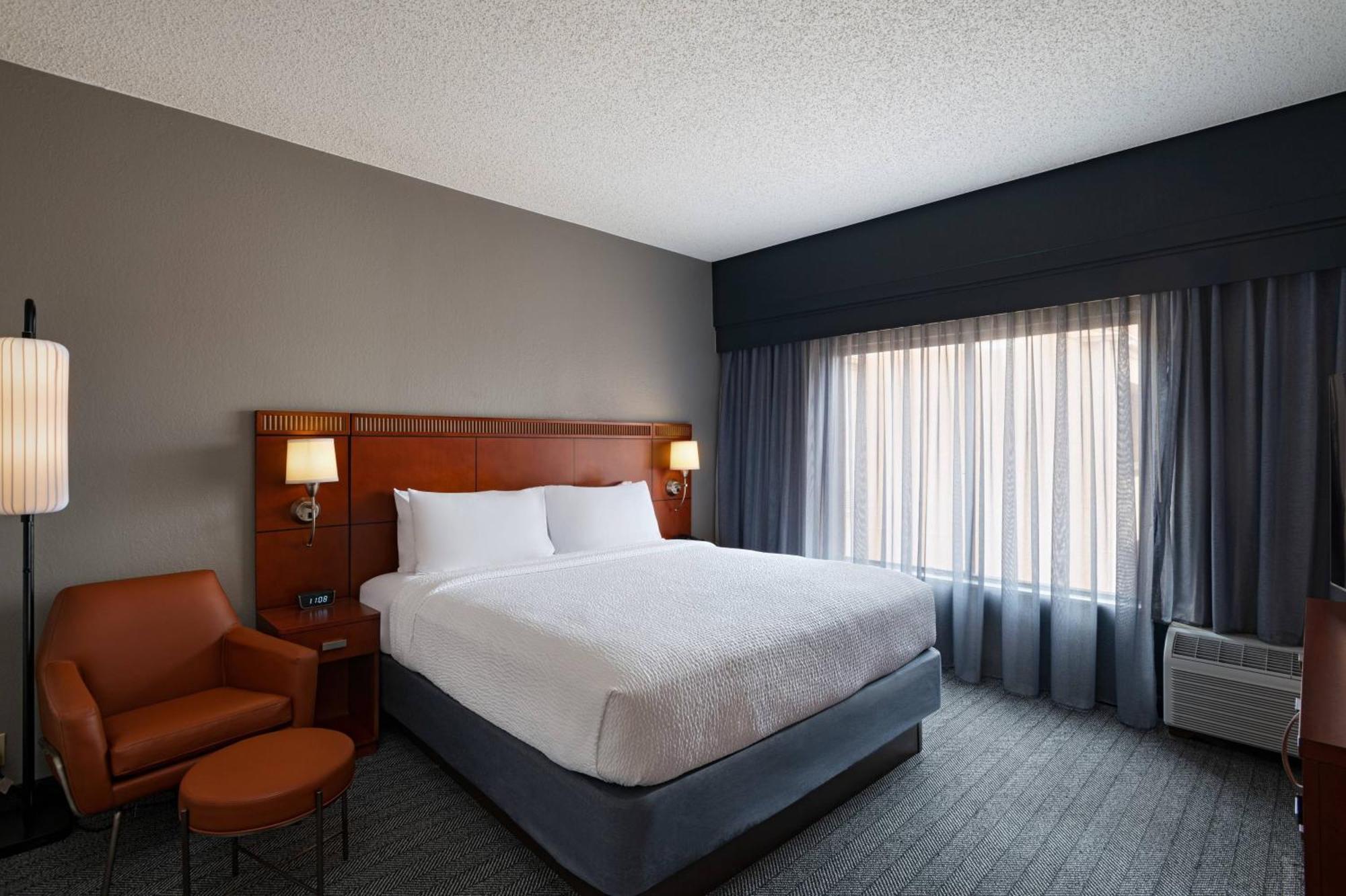 מלון Courtyard By Marriott San Antonio Airport מראה חיצוני תמונה