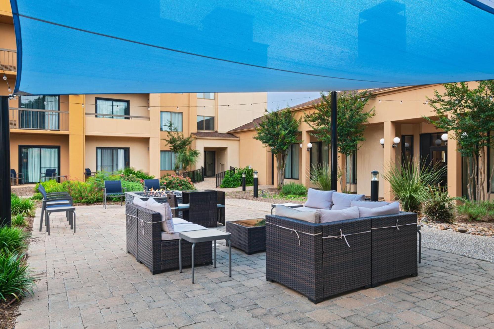 מלון Courtyard By Marriott San Antonio Airport מראה חיצוני תמונה