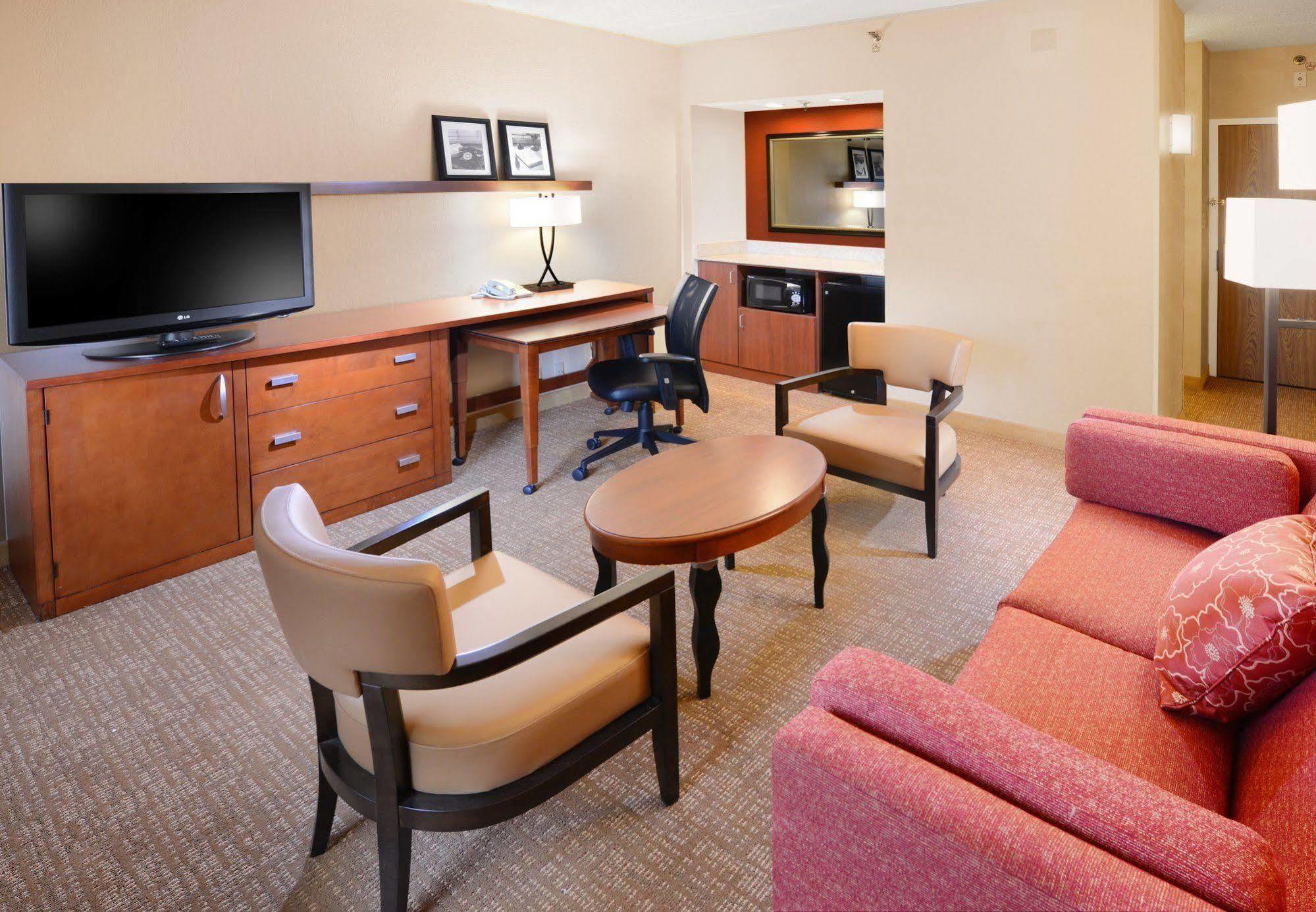 מלון Courtyard By Marriott San Antonio Airport מראה חיצוני תמונה